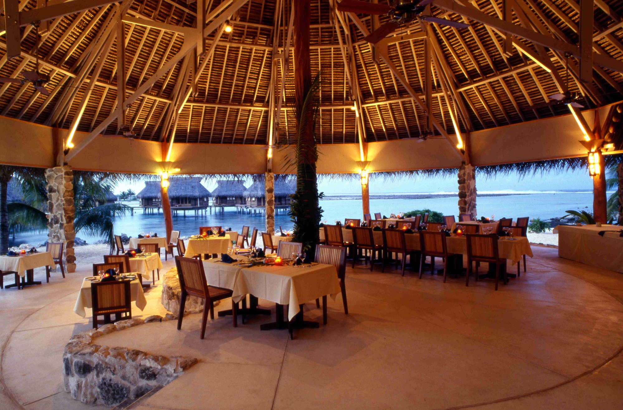 https://tahititourisme.kr/wp-content/uploads/2021/10/Tikehau-Pearl-Beach-Resort-Restaurant-Pohero-Copie.jpg